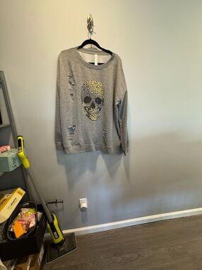 Gray Distressed Sweatshirt with Leopard Skull Graphic